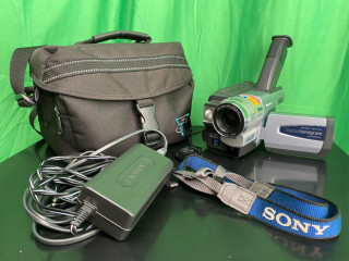 digitalna-kamera-sony-dcr-trv130e