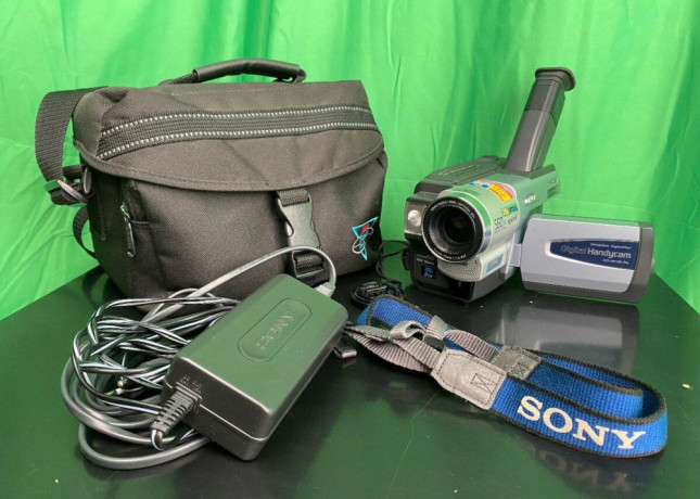 digitalna-kamera-sony-dcr-trv130e-big-0