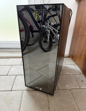 predam-vinoteku-chladiacu-vitrinu-big-0