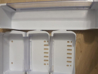 nahradne-policky-chladnicky-samsung