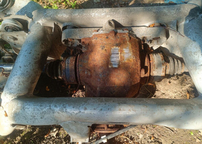 naprava-zadna-bmw-e39-530d-big-0