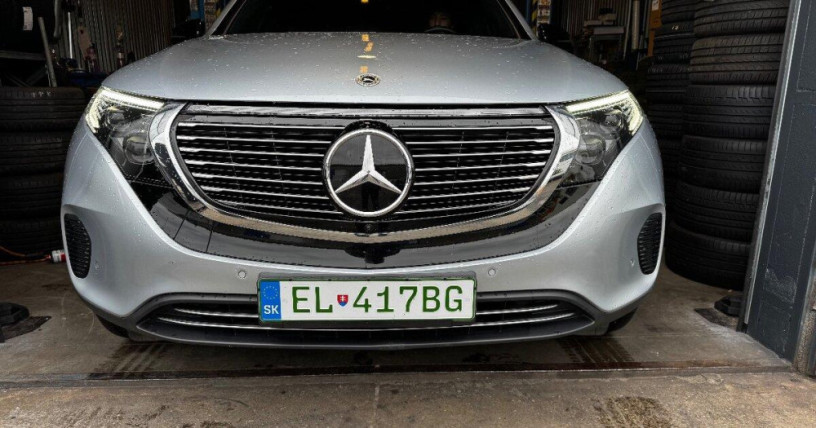 mercedes-eqc-predny-naraznik-maska-big-0