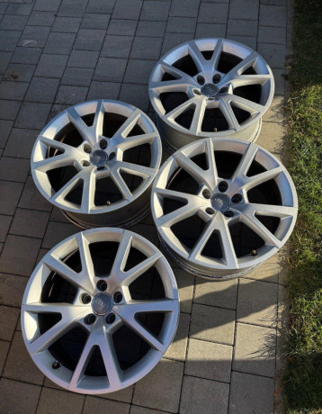 predam-sadu-4-originalnych-hlinikovych-diskov-audi-big-0