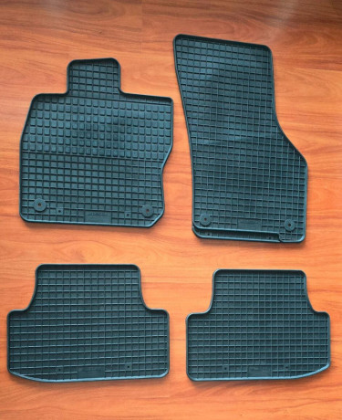 lacno-predam-gumenne-rohoze-pre-audi-a3-big-0