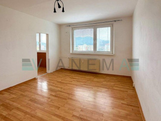 iba-u-nas-3-izbovy-byt-loggia-pivnica-edelenyska-roznav