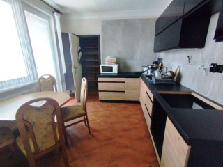 predam-velky-3-izbovy-byt-s-balkonom-vo-vybornej-lokalite