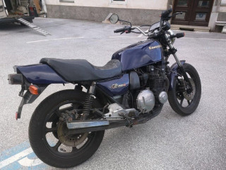 predam-kawasaki-gpz-1100-rok-1982-vstrekovanie