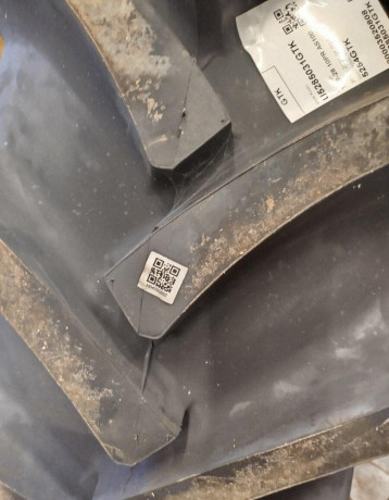 pneumatiky-na-traktor-zetor691167456945-super-a-podobne-big-0