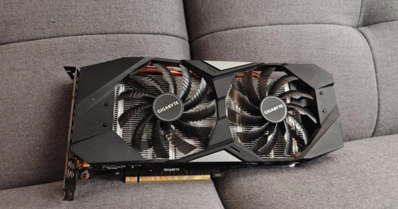 gigabyte-rtx-2070-8gb-windforce-2x-big-0