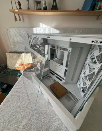 pc-skrinka-nzxt-h9-flow-big-0