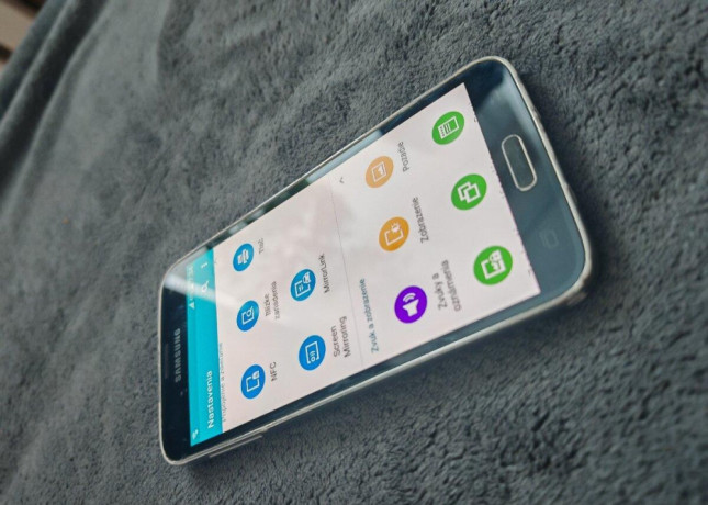 samsung-galaxy-s5-charcoal-black-big-0