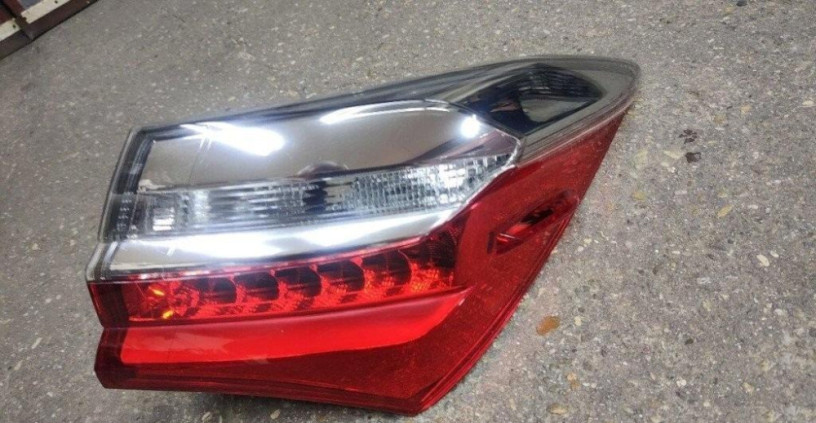 toyota-corolla-xi-e16-2013-2018-big-0