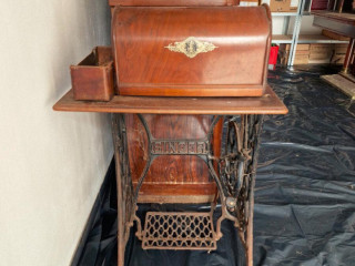 predam-historicky-starozitny-sijaci-stroj-singer