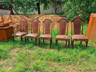 predam-starozitny-stol-a-stolicky