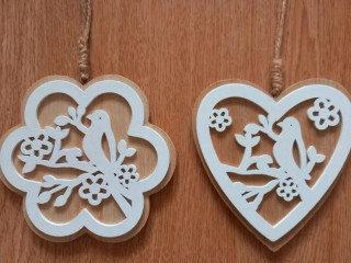 2ks-bezovo-biela-zavesna-dekoracia-drevo