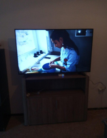 predam-tv-samsung-smart-bez-ovladaca-140-cm-big-0