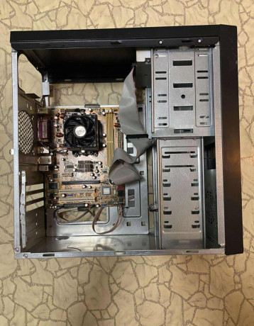 ponuknite-cenu-tento-pc-bez-ram-zdroja-cpu-amd-2-jadro-big-0