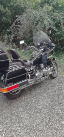 predam-krasny-motocykel-honda-goldwing-gl1200-s-tp-spz-big-0