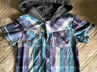 chlapcenska-letna-kosela-s-kapucnou