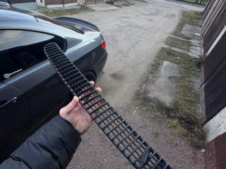 bmw-e46-mriezka-do-kapoty