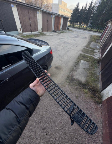 bmw-e46-mriezka-do-kapoty-big-0