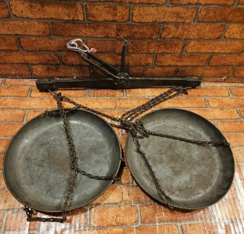 starozitna-vaha-na-zavesenie-cena-30eur-big-0