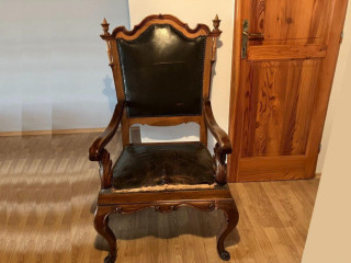 vyrezavane-120-rocne-kreslo