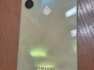 samsung-a15-na-suciastky