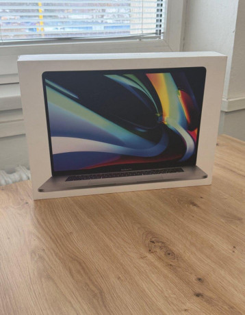 dobry-den-ponukam-na-predaj-macbook-pro-15-2017-512gb-ssd-big-0