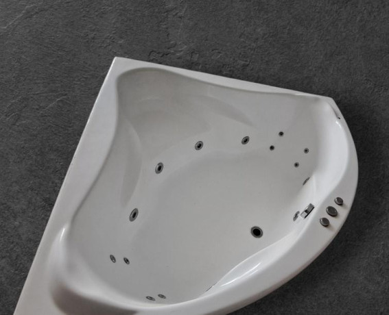 rohova-hidromassage-vana-big-0