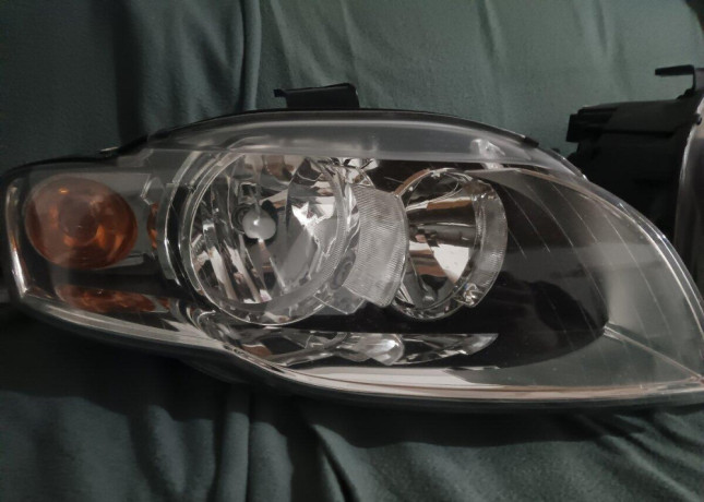 svetlomety-audi-a4-b7-big-0