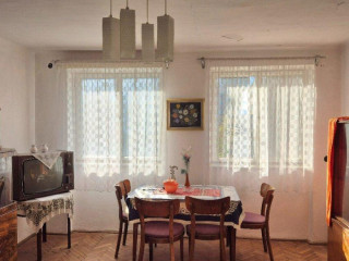 exkluzivne-ponukame-na-predaj-velky-3izbovy-byt-s-pozemkom