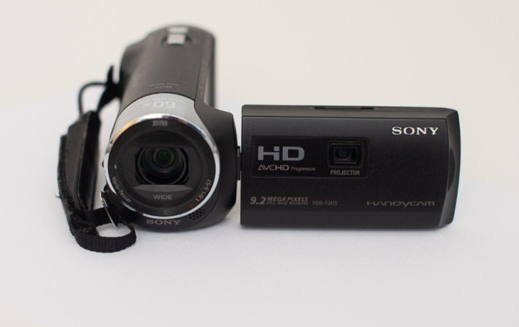 sony-hdr-pj410-handycam-s-projektorom-big-0