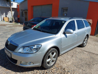 rozpredam-skoda-octavia-2-20tdi-6r-facelift-farba-strieborn
