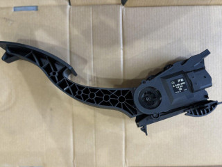 plynovy-pedal-mercedes-a2463001404