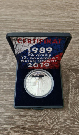 medaila-30-vyrocie-neznej-revolucie-big-0