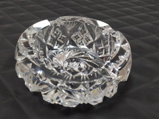 popolnik-skleneny-bruseny