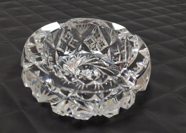 popolnik-skleneny-bruseny-big-0