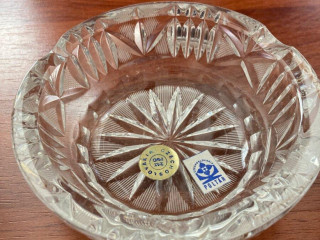 predam-popolnik-z-bruseneho-skla