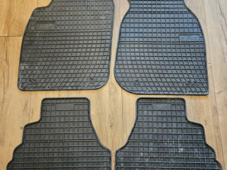 predam-tieto-nove-nepouzite-gumene-rohoze-na-audi-a6c5