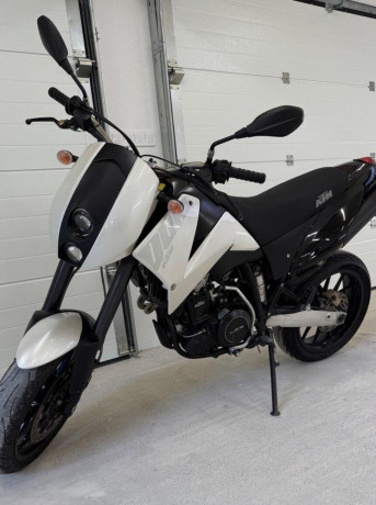 ktm-duke-ii-lc4-640-supermoto-big-0