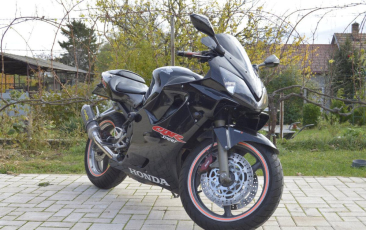 honda-cbr-600-f4i-sport-big-0