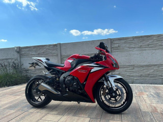 honda-cbr1000rr-2012-anniversary-edition