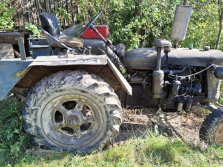 predam-zetor-25-funkcny-s-prislusenstvom