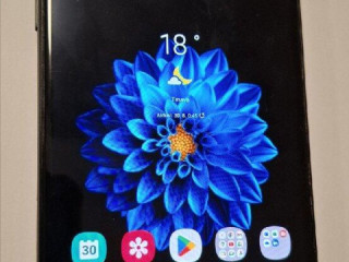 predam-telefon-samsung-galaxy-j6-sm-j600fnds