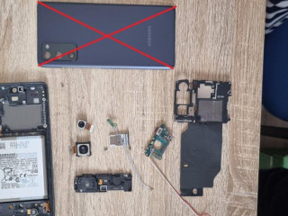 rozne-nahradne-diely-na-samsung-galaxy-s20-fe