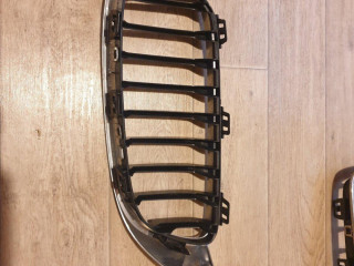 bmw-4-predna-mriezka-ladvinky-chrom-cierna