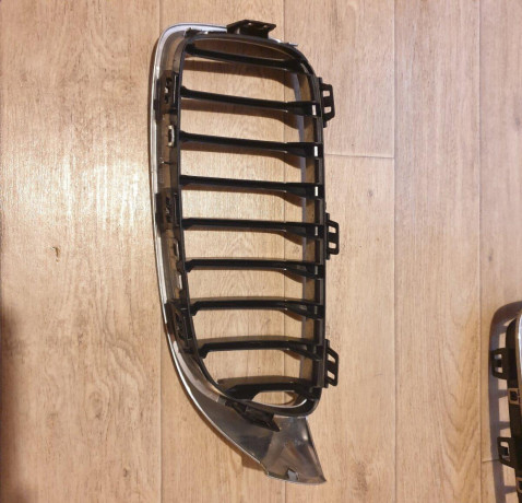 bmw-4-predna-mriezka-ladvinky-chrom-cierna-big-0