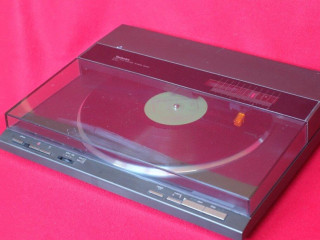 automaticky-gramofon-pre-celu-rodinu-technics-sl-ql1