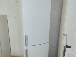 predam-chladnicku-whirlpool-200cm